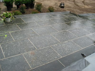 BUTTERFLY GRANITE FLAGSTONE